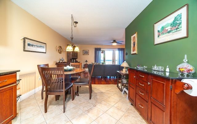 172 Beekman Dr 172, Agawam, MA 01001