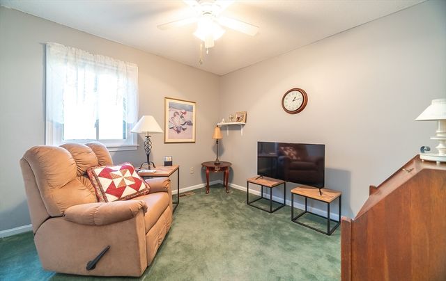 172 Beekman Dr 172, Agawam, MA 01001