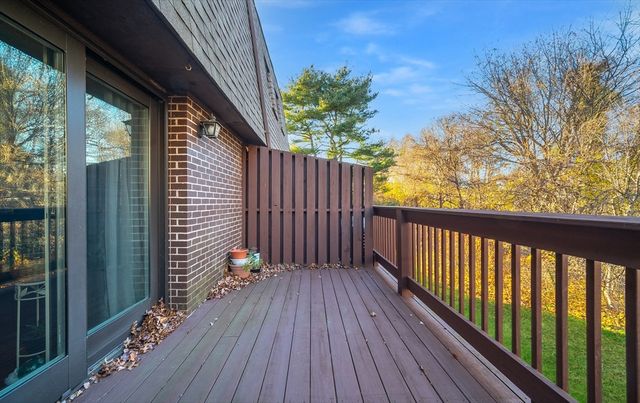 172 Beekman Dr 172, Agawam, MA 01001