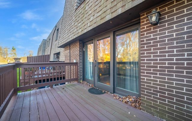 172 Beekman Dr 172, Agawam, MA 01001