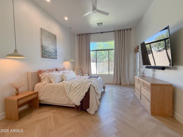3818 E CREST Lane, Phoenix, AZ 85050