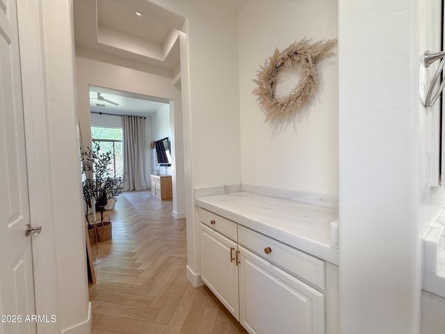 3818 E CREST Lane, Phoenix, AZ 85050