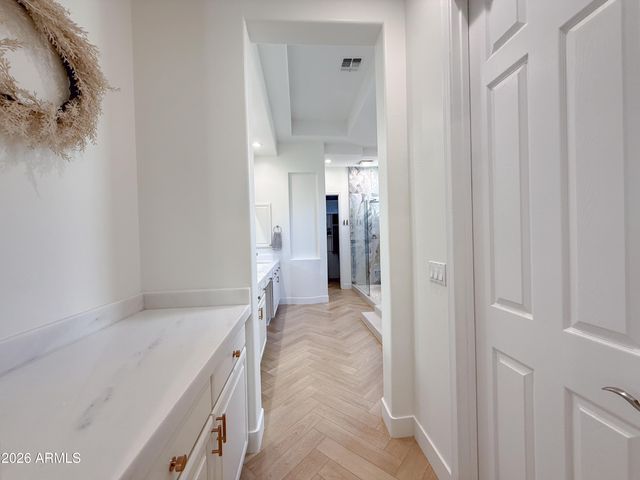 3818 E CREST Lane, Phoenix, AZ 85050