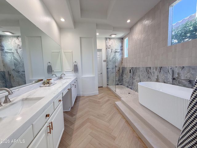 3818 E CREST Lane, Phoenix, AZ 85050