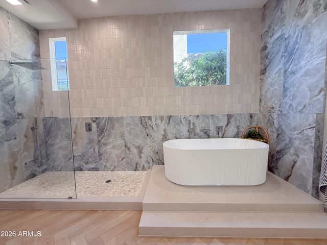3818 E CREST Lane, Phoenix, AZ 85050