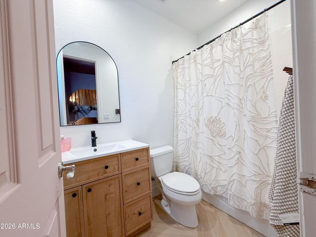 3818 E CREST Lane, Phoenix, AZ 85050