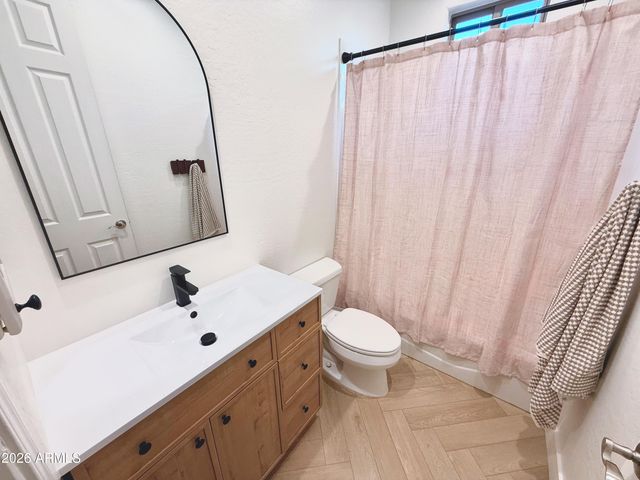 3818 E CREST Lane, Phoenix, AZ 85050