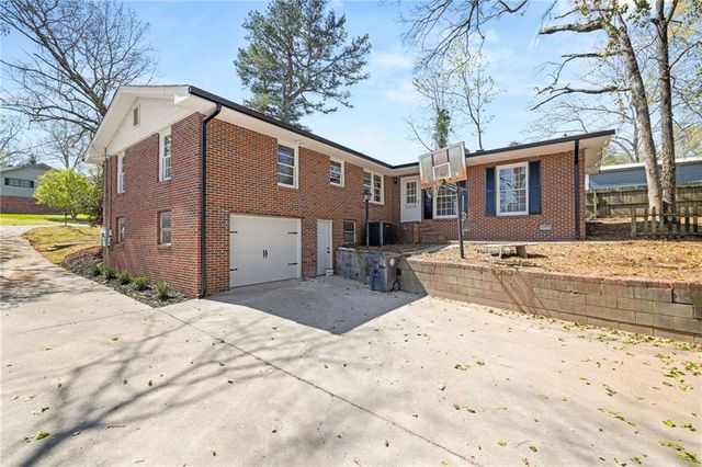 212 Christopher Drive, Gainesville, GA 30501