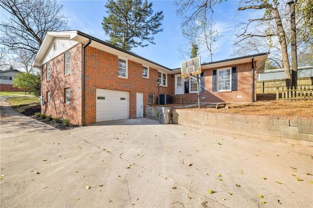 212 Christopher Drive, Gainesville, GA 30501