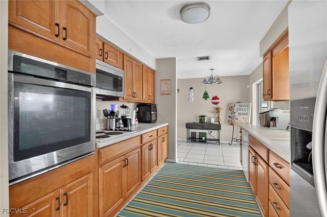 1718 SE 29th LN, Cape Coral, FL 33904