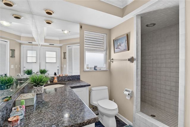 1718 SE 29th LN, Cape Coral, FL 33904