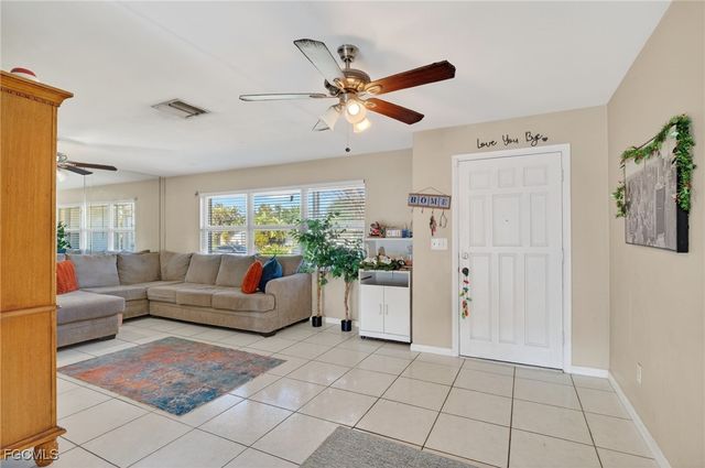 1718 SE 29th LN, Cape Coral, FL 33904