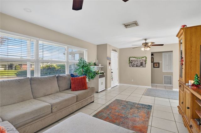 1718 SE 29th LN, Cape Coral, FL 33904