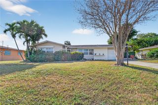 1718 SE 29th LN, Cape Coral, FL 33904