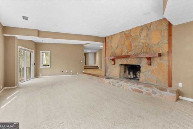 1290 Davis Road, Carrollton, GA 30117