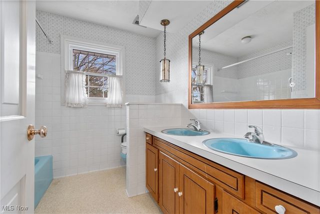 1251 Salway Avenue SW, North Canton, OH 44720