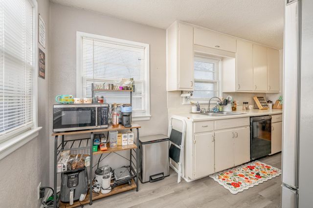 168 Stearns Ave, Haysville, KS 67060