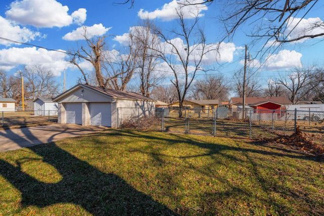 168 Stearns Ave, Haysville, KS 67060