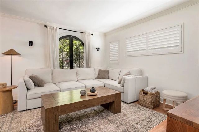 504 N Hill Avenue, Pasadena, CA 91106