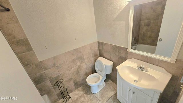 2506 W CARIBBEAN Lane 10, Phoenix, AZ 85023