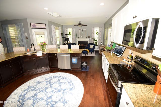 612 Dezi Lane, Hubert, NC 28539