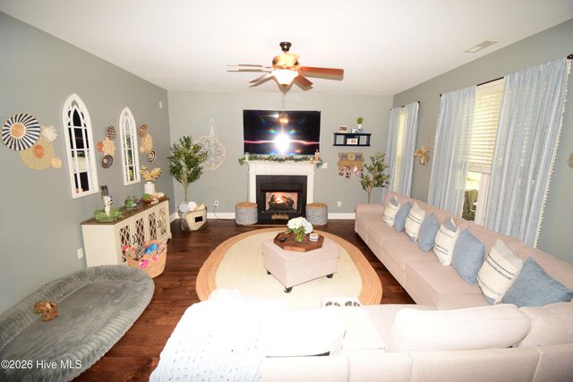 612 Dezi Lane, Hubert, NC 28539