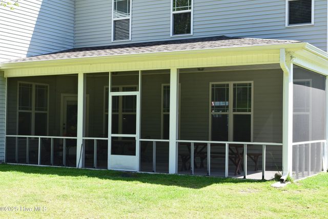 612 Dezi Lane, Hubert, NC 28539