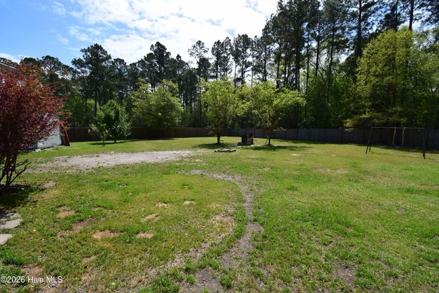 612 Dezi Lane, Hubert, NC 28539