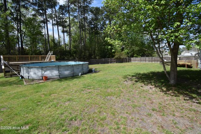 612 Dezi Lane, Hubert, NC 28539