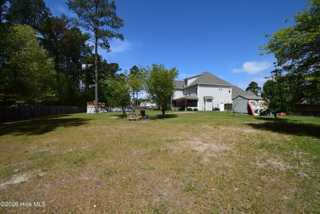 612 Dezi Lane, Hubert, NC 28539