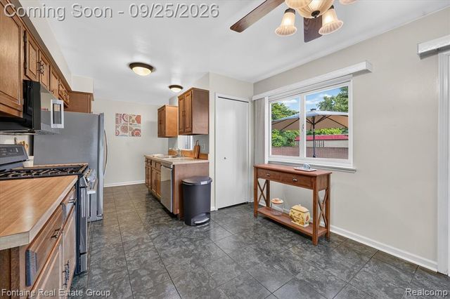 33474 Orangelawn Street, Livonia, MI 48150
