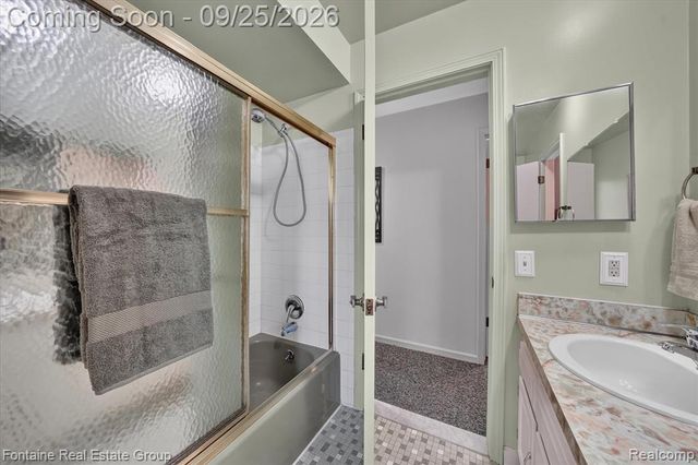 33474 Orangelawn Street, Livonia, MI 48150