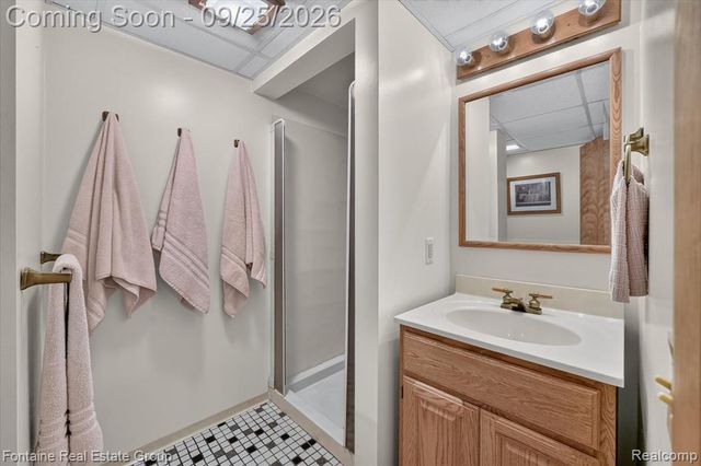 33474 Orangelawn Street, Livonia, MI 48150