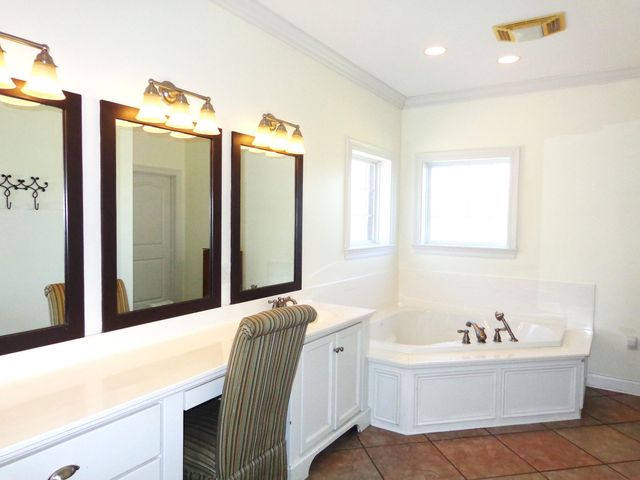 208 Rue De Levert, Raceland, LA 70394