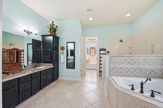 1253 Sundown Trl, Fischer, TX 78623