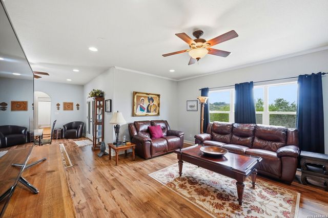 1253 Sundown Trl, Fischer, TX 78623