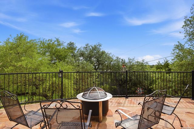 1253 Sundown Trl, Fischer, TX 78623