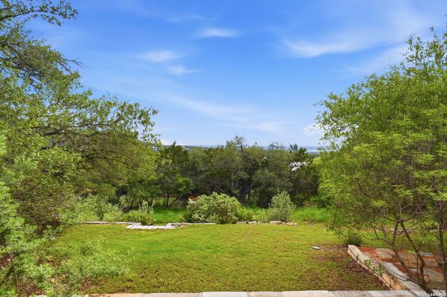 1253 Sundown Trl, Fischer, TX 78623