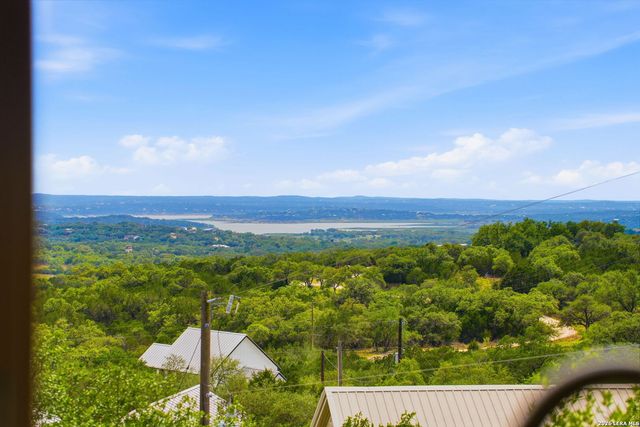 1253 Sundown Trl, Fischer, TX 78623