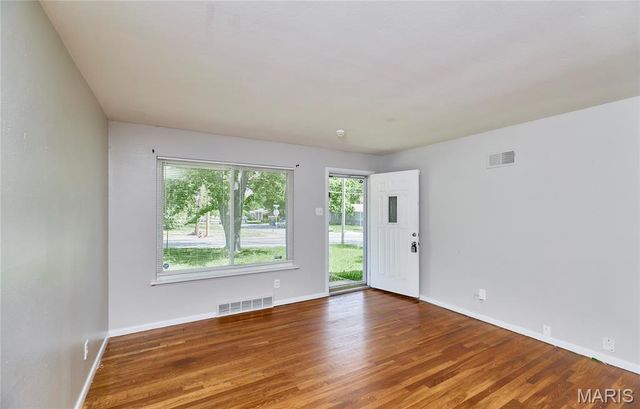 1960 Parker Road, Florissant, MO 63033