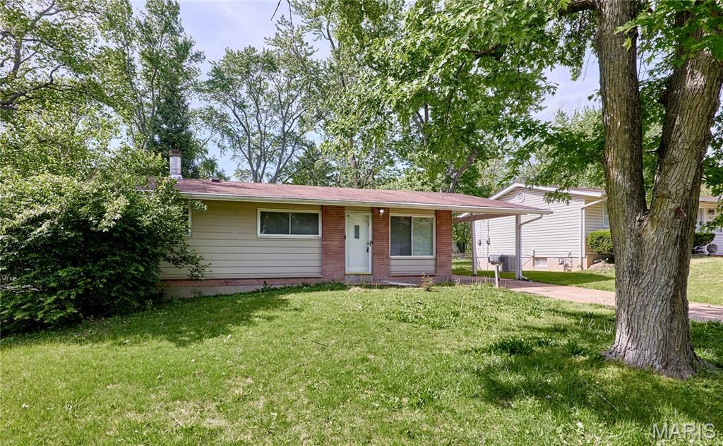 1960 Parker Road, Florissant, MO 63033