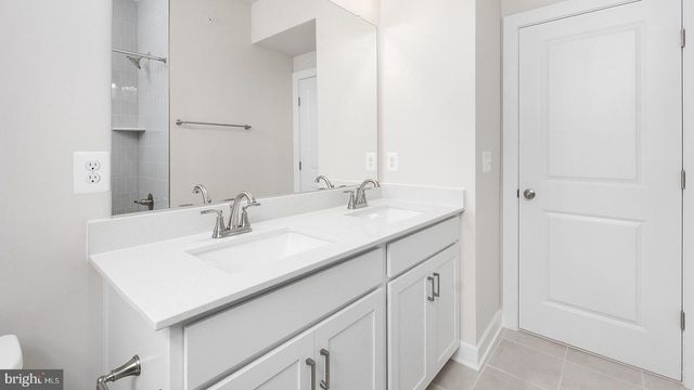 20816 CLOONGEE TER, Dulles, VA 20166
