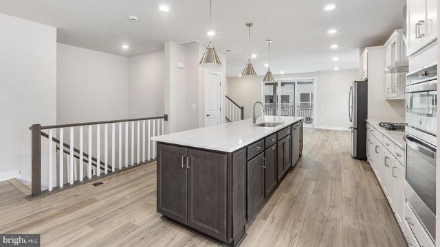 20816 CLOONGEE TER, Dulles, VA 20166