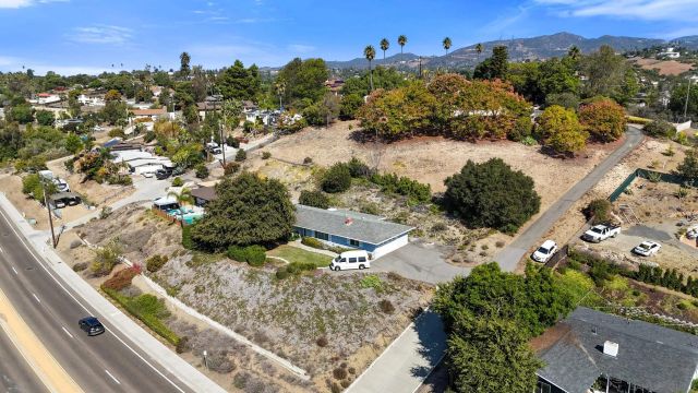 1724 S Santa Fe Ave, Vista, CA 92084