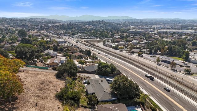 1724 S Santa Fe Ave, Vista, CA 92084