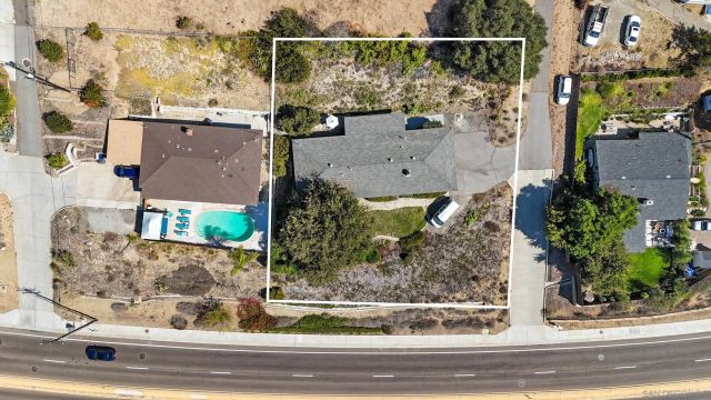 1724 S Santa Fe Ave, Vista, CA 92084