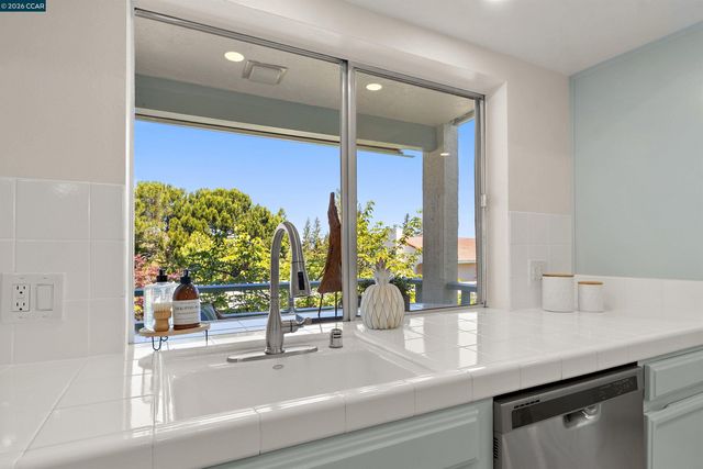 1501 Ptarmigan Dr 7B, Walnut Creek, CA 94595