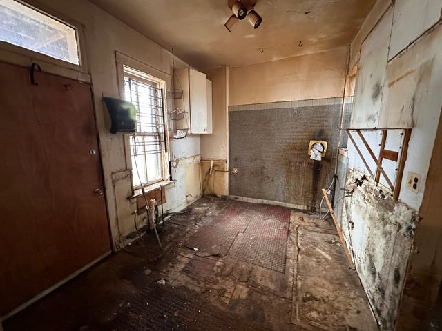 517 W Englewood Avenue, Chicago, IL 60621