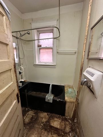 517 W Englewood Avenue, Chicago, IL 60621