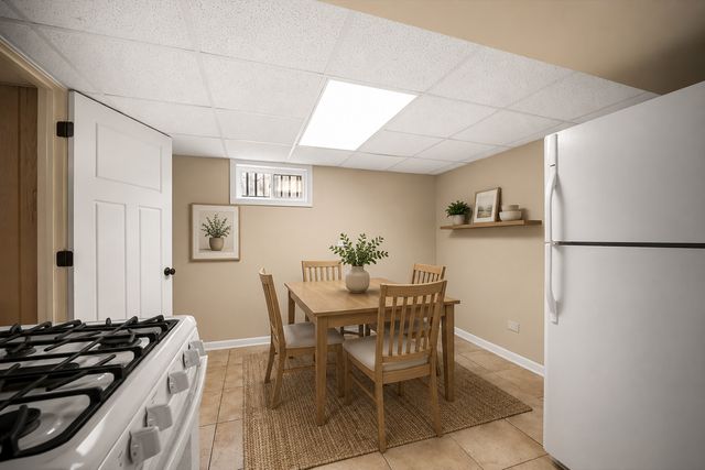 128 N Hale Avenue, Bartlett, IL 60103